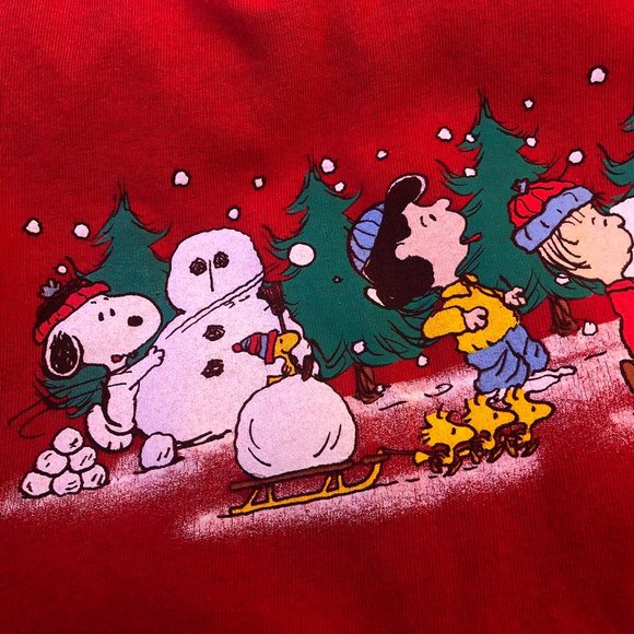 Peanuts Red Christmas Snowmen T-Shirt Snoopy Linus Woodstock Lucy - Picture 9 of 13
